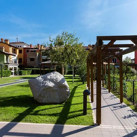 Lucy Apartmán Sirmione
